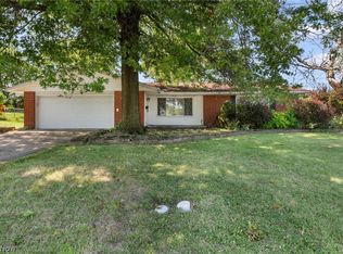 5742 Pinnacle Park Dr, Seven Hills, OH 44131