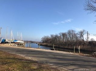 27 Ferry Rd, Old Saybrook, CT 06475