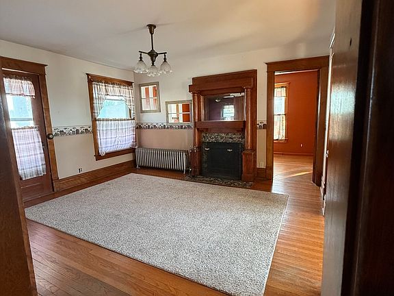 5th image of 211 E Main St