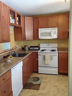 5th image of 22 Laurelwood Dr