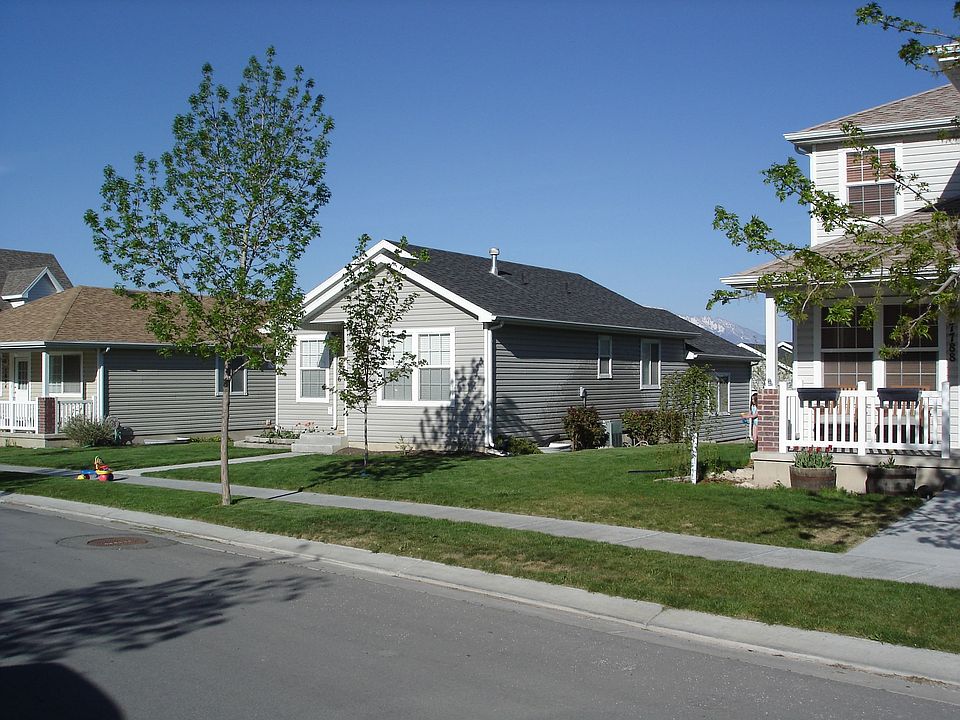 7796 Mountain Ash Way