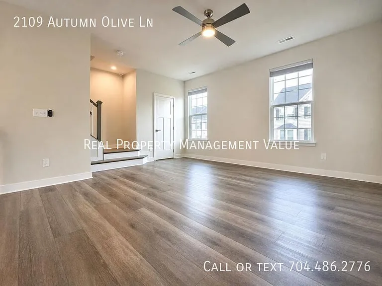 2109 Autumn Olive Ln — Photo 8