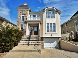 53 St Edward Ln, Staten Island, NY 10309