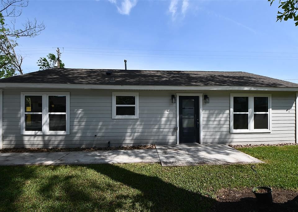 1st image of 10946 Fullerton Dr