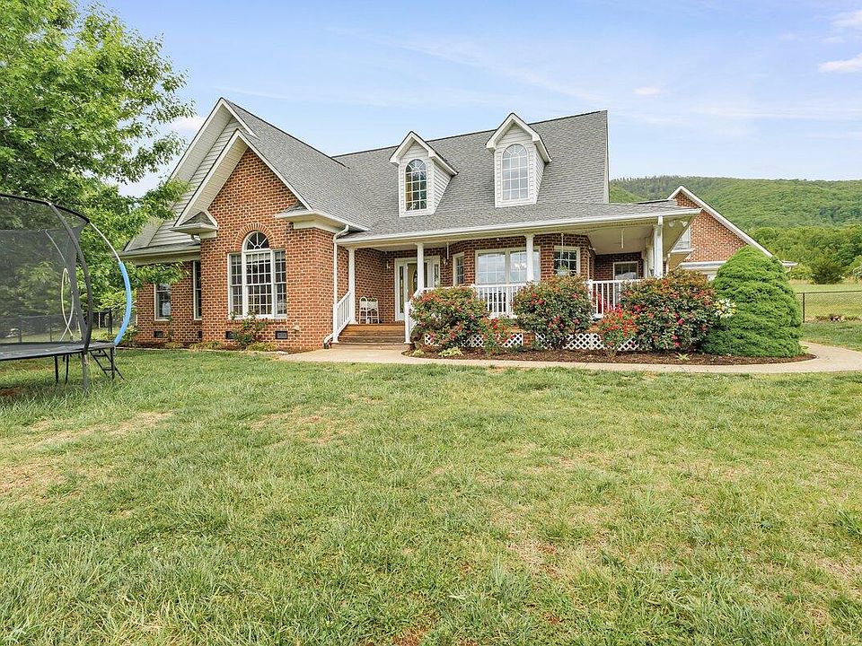 1st image of 218 Cahas Ln