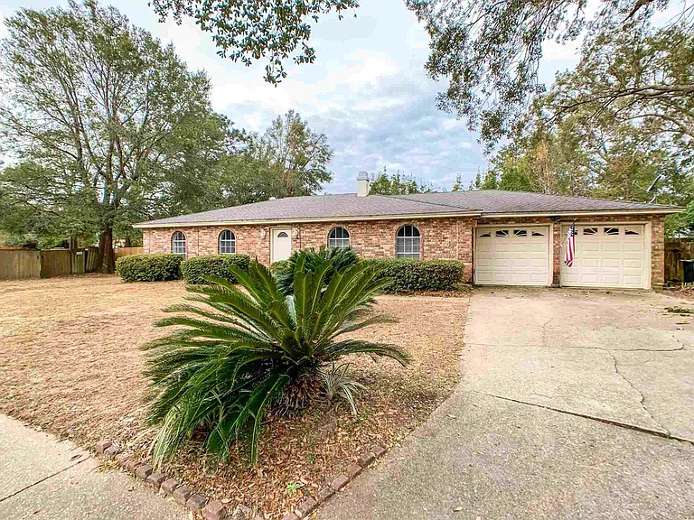 4239 Burtonwood Cir — Photo 1