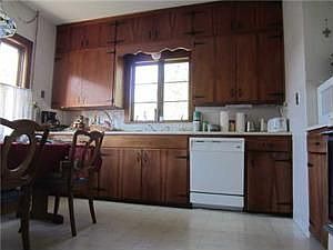 5th image of 54 Linwood Ave