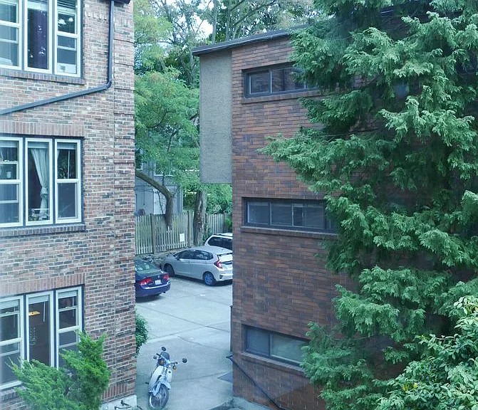 420 13th Ave E — Photo 11