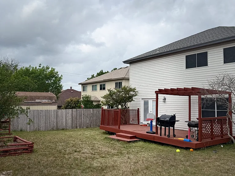 8018 Chestnut Bluff Dr — Photo 13