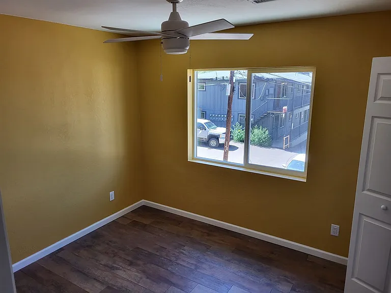 210 N Elden St — Photo 9