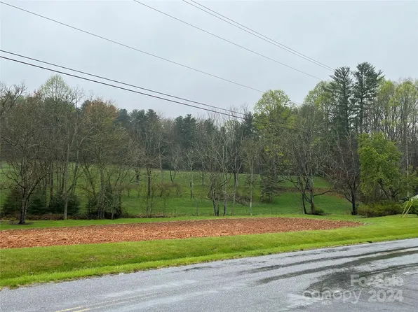 207 Kimzey Rd, Mills River, NC 28759