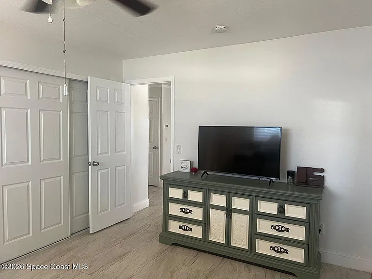 581 Oxford Ave — Photo 25