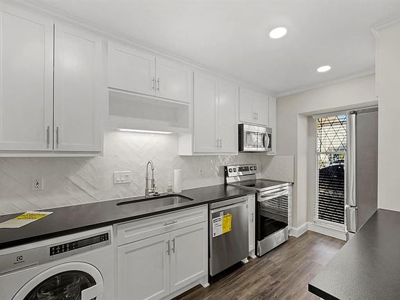 4th image of 2218 Winrock Blvd #177
