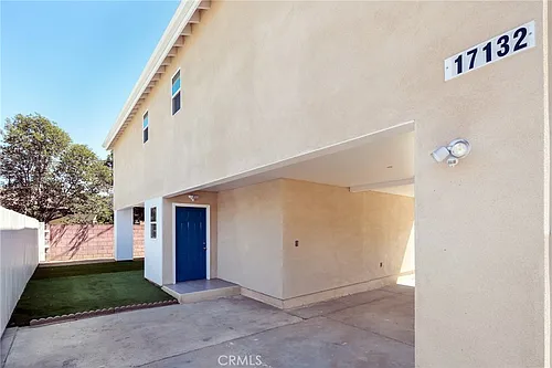17134 Saticoy St Photo 1