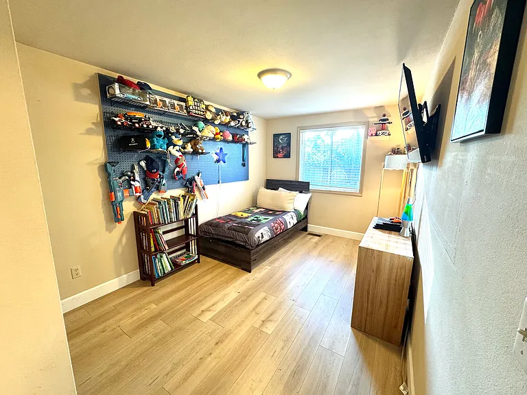 Secondary Bedroom