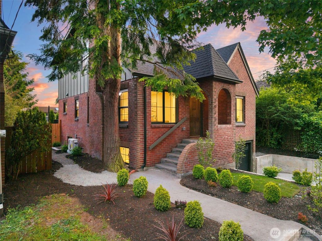 1013 NW 80th Street, Seattle, WA - View 2
