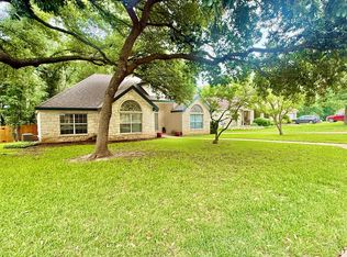 1127 Robin Rd, Elgin, TX 78621