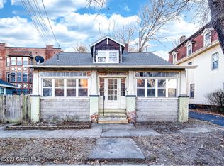 14 103rd St, Troy, NY 12180