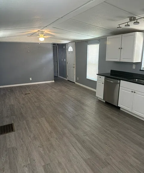 10902 Merrywood Dr — Photo 4