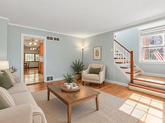 3rd image of 1783 Linden St