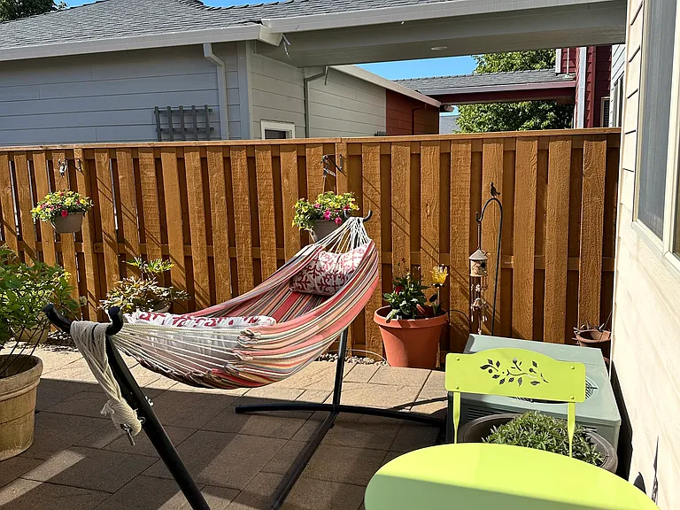 SE Everglade St — Photo 12