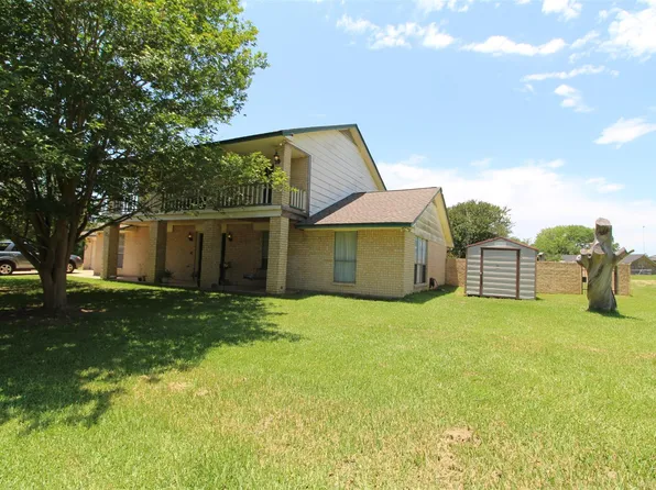 32226 Divot Dr, Waller, TX 77484