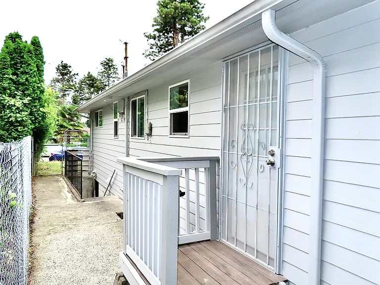 5814 Renton Ave S — Photo 19