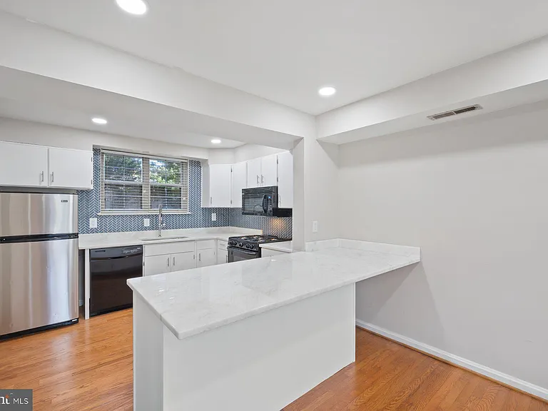 2512 N Dearing St — Photo 13