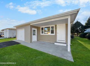 27 Biabou Dr, Toms River, NJ 08757