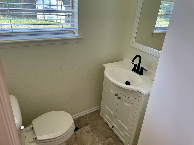 1802 Logan Dr — Photo 14