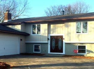 1823 Southampton Dr SE, Grand Rapids, MI 49508