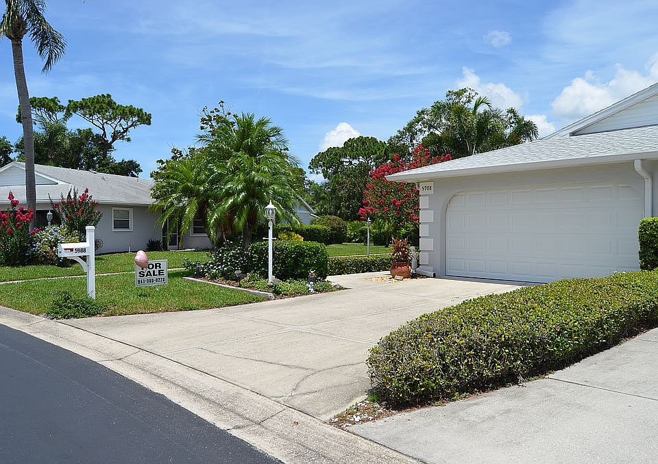 1st image of 5988 Bonaventure Pl