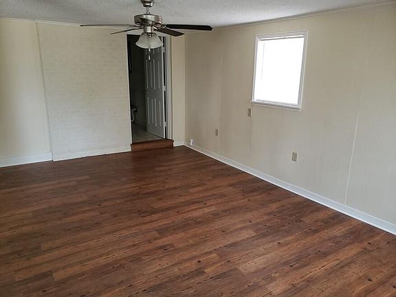 Den w Laundry access