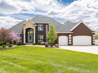 4601 Plumberry Rd, Ely, IA 52227