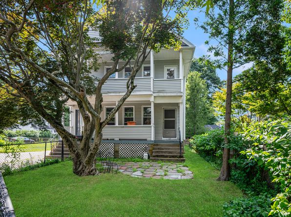 137 Fair St #3