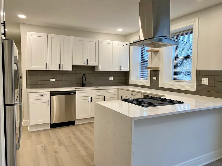 1034 W Belmont Ave #2F — Photo 9