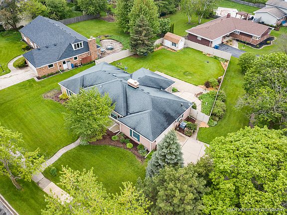 5th image of 423 Featherrock Dr