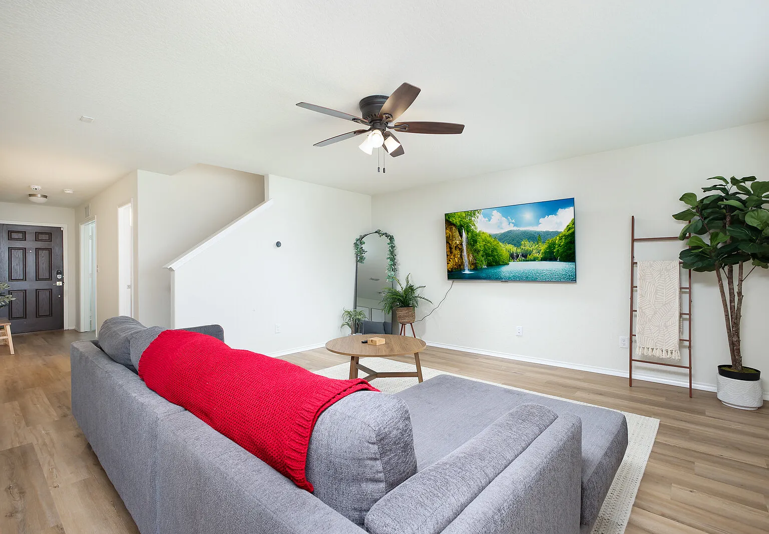 7710 Ponderosa Pne — Photo 4