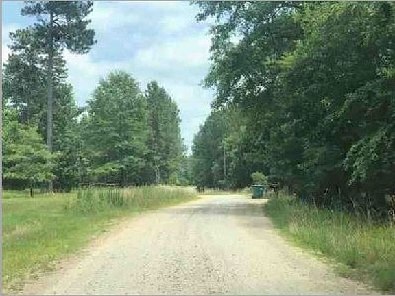 Exterior Neighborhood (street photo)