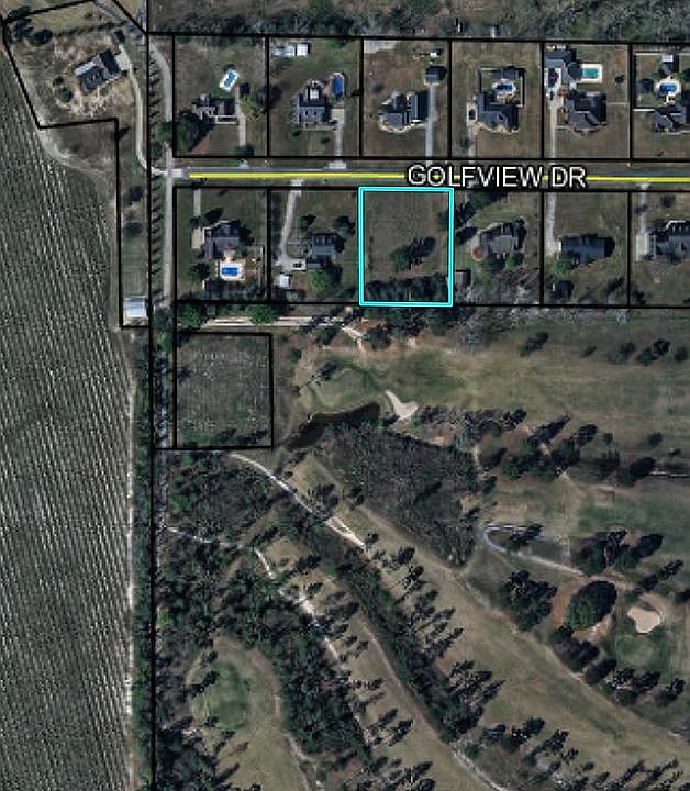 2nd image of 3917 Golfview Dr