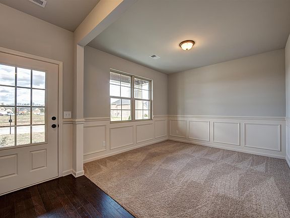 2nd image of 862 7th Oaks