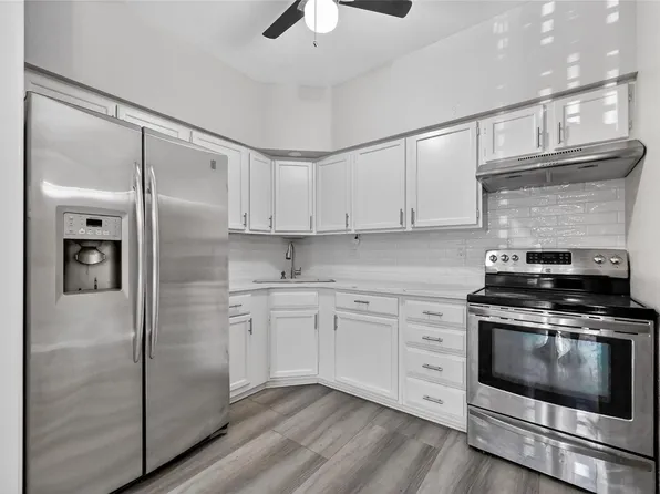 9803 Club Creek Dr APT 169, Houston, TX 77036