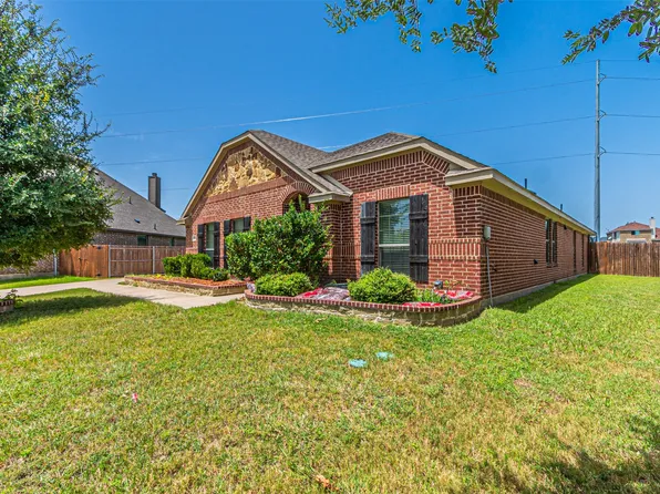 305 Maria Ct, Glenn Heights, TX 75154