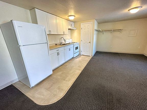 4th image of 601 N Klevin St #6