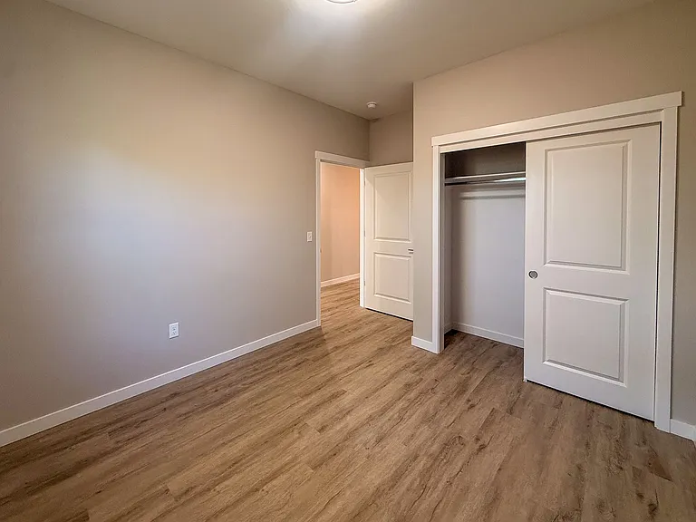 5534-5564 Skyline Rd S — Photo 19