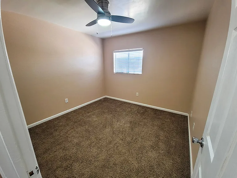 286 W Palomino Dr #USA-23 — Photo 17