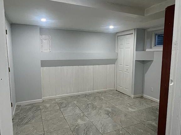 2nd image of 7 Bixby Dr #1