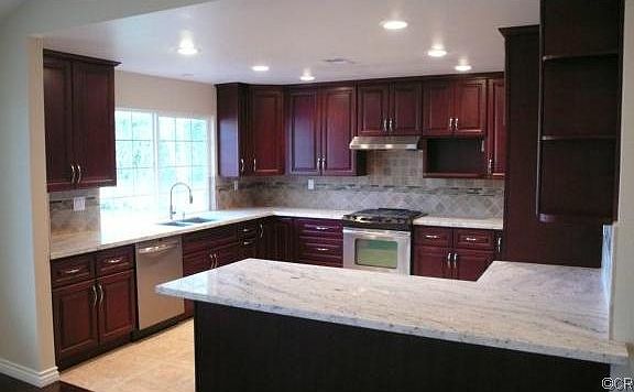 5th image of 3601 Moraine Ave