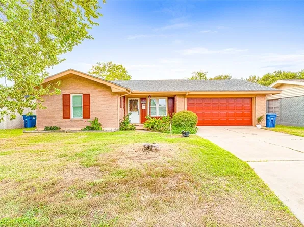 1403 Dallas St, Portland, TX 78374
