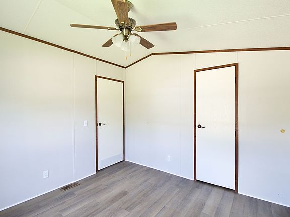 3rd image of 34 Rabbit Run Rd